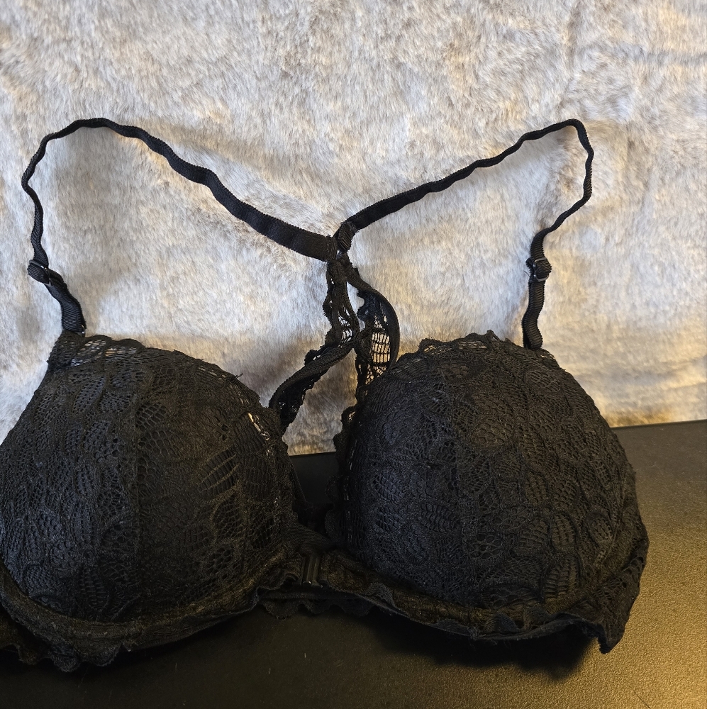 PINK Victoria's Secret Black Lace Bra with Underwire Support